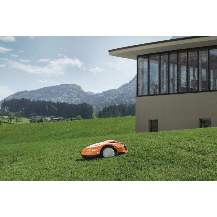 Газонокосарка-робот STIHL RMI 632.1 P (63090121415) Газонокосарка-робот STIHL RMI 632.1 P (63090121415)