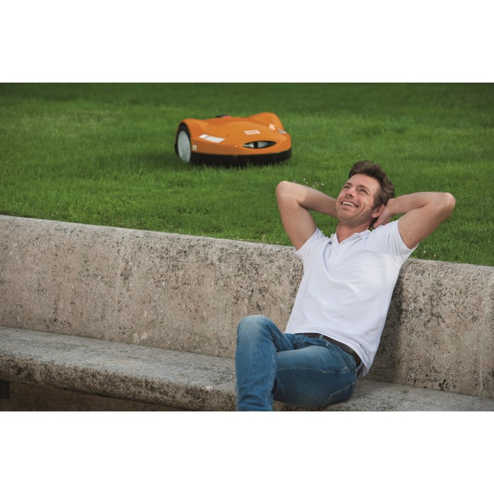 Газонокосарка-робот STIHL RMI 632.1 P (63090121415) Газонокосарка-робот STIHL RMI 632.1 P (63090121415)