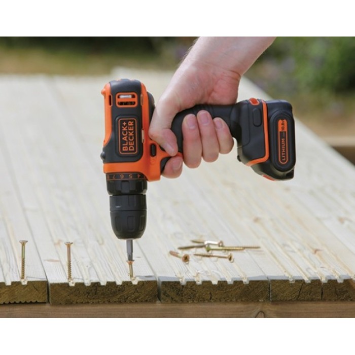 Акумуляторний шуруповерт BLACK+DECKER BDCDD12B Акумуляторний шуруповерт BLACK+DECKER BDCDD12B