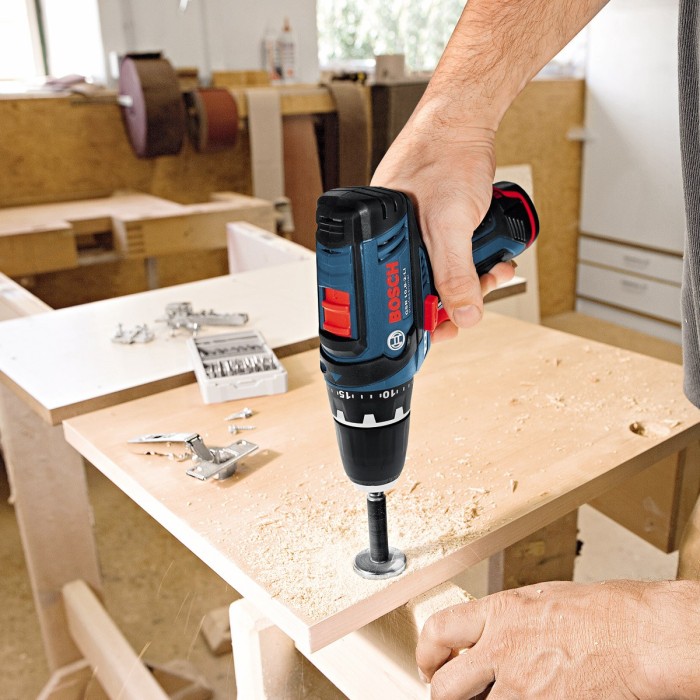Акумуляторний шуруповерт BOSCH GSR 10,8-2-LI Professional (0601868101) Акумуляторний шуруповерт BOSCH GSR 10,8-2-LI Professional (0601868101)