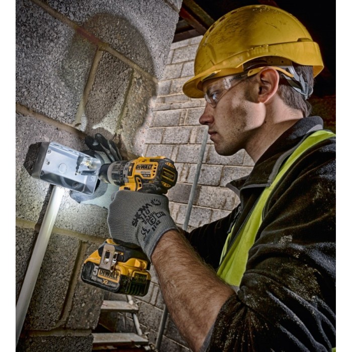 Акумуляторний шуруповерт DeWALT DCD796D2 DCD796D2 Акумуляторний шуруповерт DeWALT DCD796D2 DCD796D2