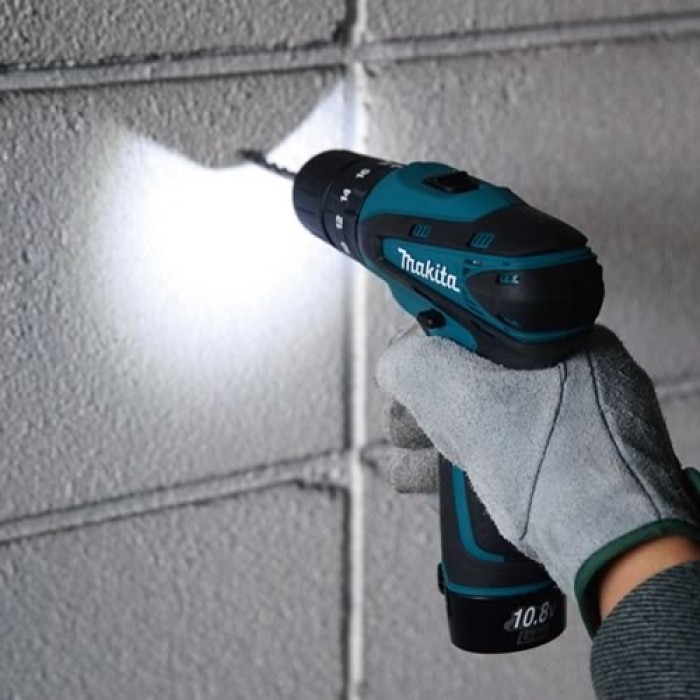 Акумуляторний шуруповерт MAKITA HP330DZ (без акумулятора) Акумуляторний шуруповерт MAKITA HP330DZ (без акумулятора)