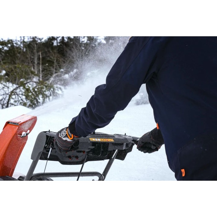 Сніговідкидач HUSQVARNA ST 124 (9704493-02) Сніговідкидач HUSQVARNA ST 124 (9704493-02)