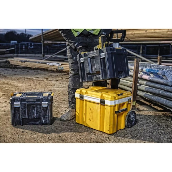 Ящик-холодильник на колесах DeWALT DWST83281-1 Ящик-холодильник на колесах DeWALT DWST83281-1