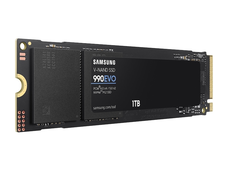 M.2 NVMe SSD крупним планом як ілюстрація форм-фактора та важливості сумісності слота